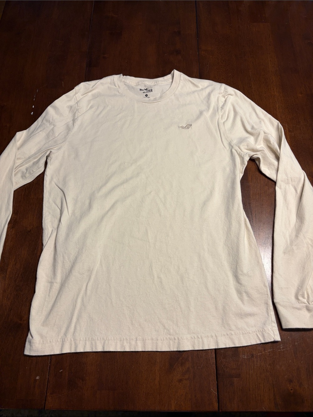 Hollister Men's Long-Sleeve Crew Tee in Off-White / Light Beige